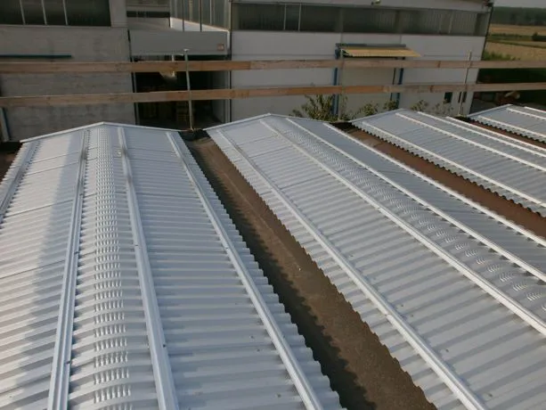 Tetto industriale da predisporre per l'impianto fotovoltaico