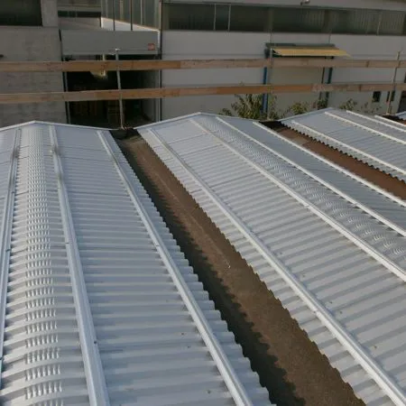 Tetto industriale da predisporre per l'impianto fotovoltaico