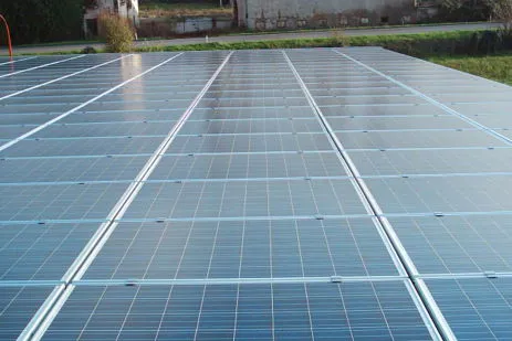 Creazione di un tetto a pannelli fotovoltaici